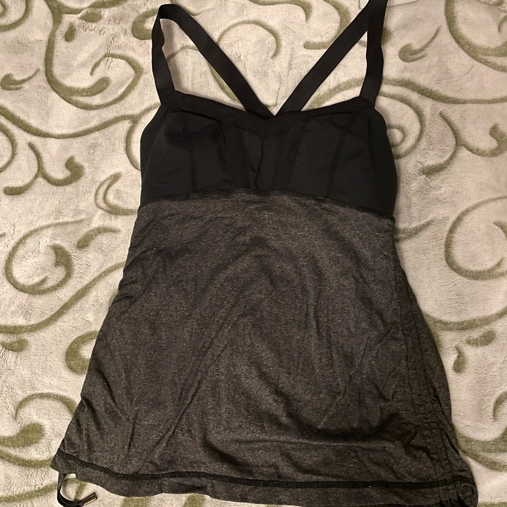 Lululemon workout top